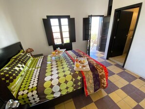 Wifi gratis y ropa de cama 