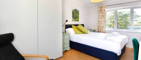 5 dormitorios, tabla de planchar con plancha, wifi y ropa de cama