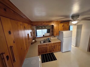 Microwave, oven, stovetop - Close to everything! Wintergreen Resort, Skyline Drive, Nelson 151 and more! (Waynesboro)