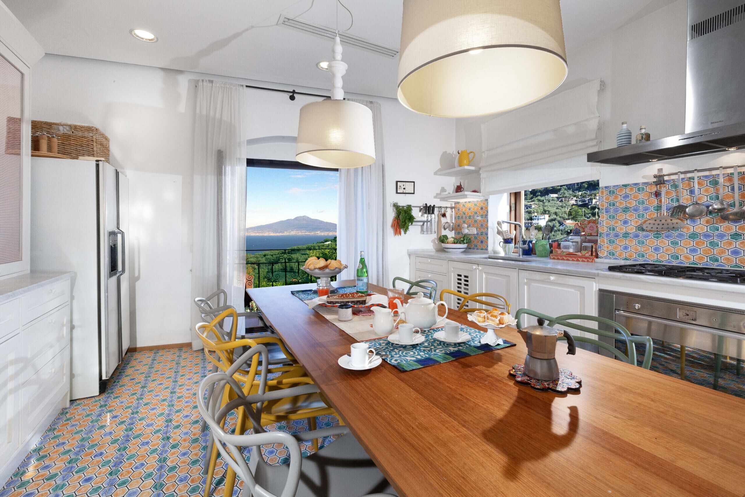 Réfrigérateur, micro-ondes, four, lave-vaisselle