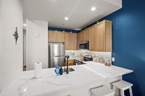 Mikroaaltouuni, uuni, liesi, astianpesukone