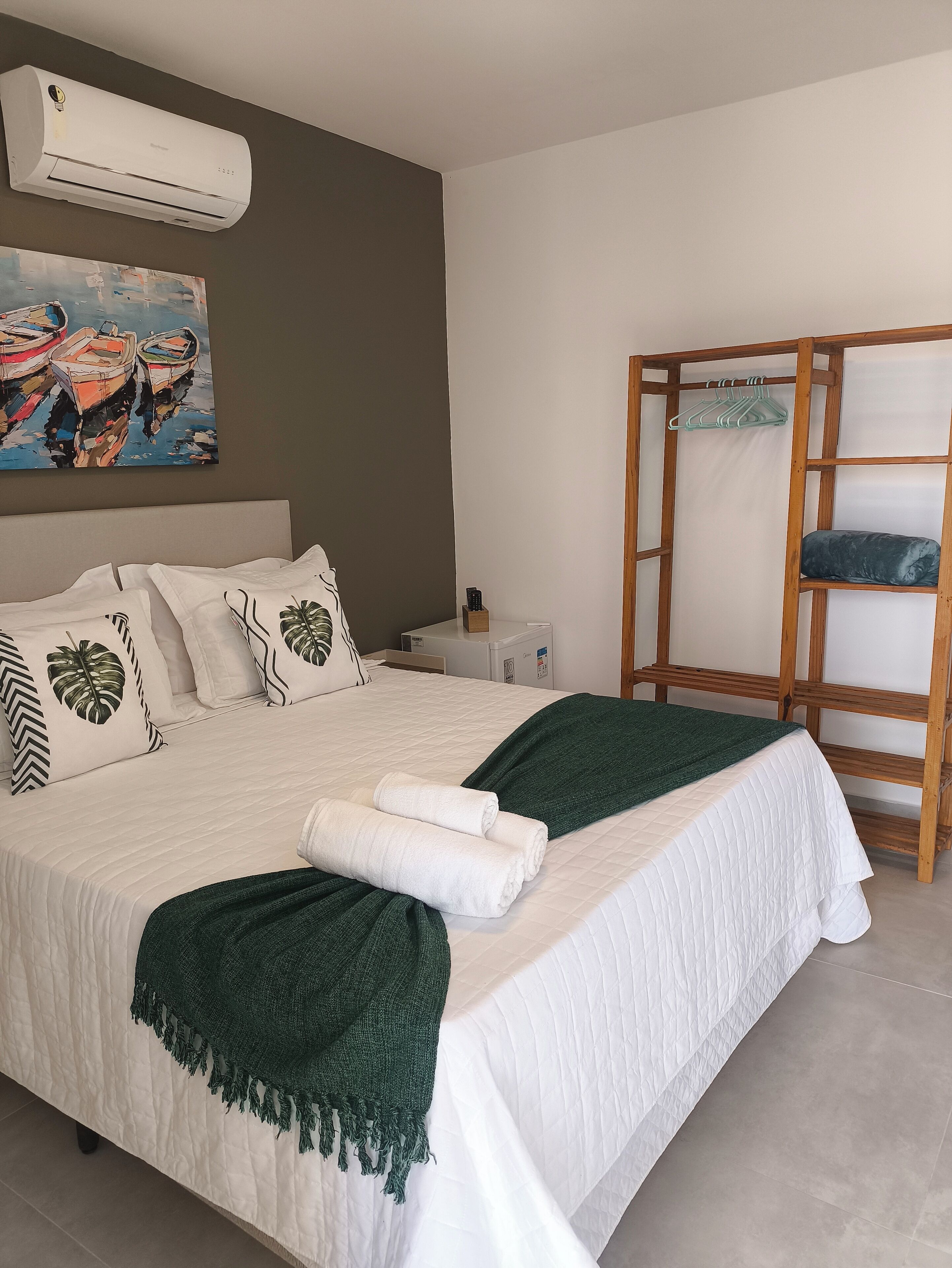 Rollaway beds, free WiFi, bed sheets