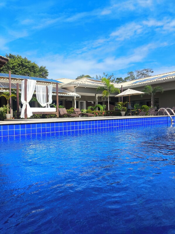 Outdoor pool - Pousada Espaço Geriba (ARMAÇÃO DOS BUZIOS)