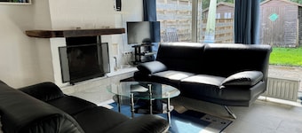 Family-friendly vacation home, attractively furnished, directly on the waterfront