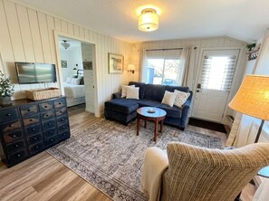 Unclassified image, 4 of 28, button