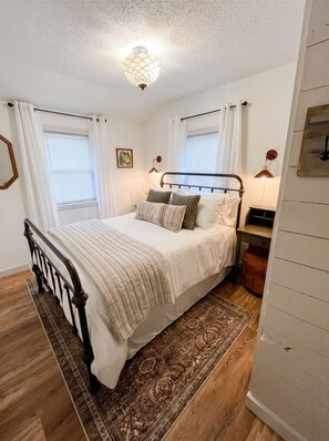 Unclassified image, 2 of 28, button