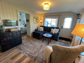 2 makuuhuonetta, silitysrauta/-lauta, vauvan matkasänky, ilmainen Wi-Fi