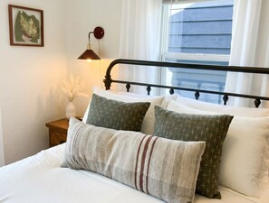 Unclassified image, 3 of 28, button