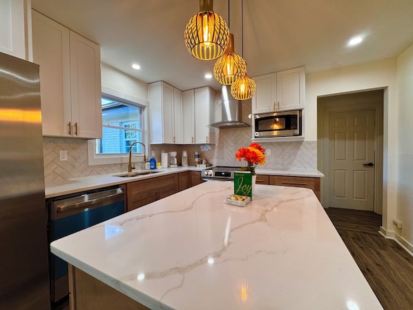 Private kitchen - Residence 3 beds/2 baths close to Mercedez Benz Stadium & Aquarium Decatur/ATL (Decatur)