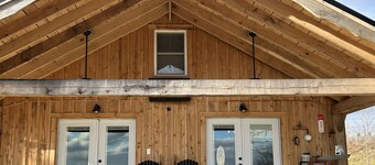 Charming Cabin - Wake up to the Epic Views, Stay for the Convenience