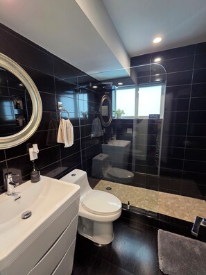 Shower, hair dryer, towels, soap - Lush Retreat: Pool, Gazebo, Outdoor Kitchen (Miami)
