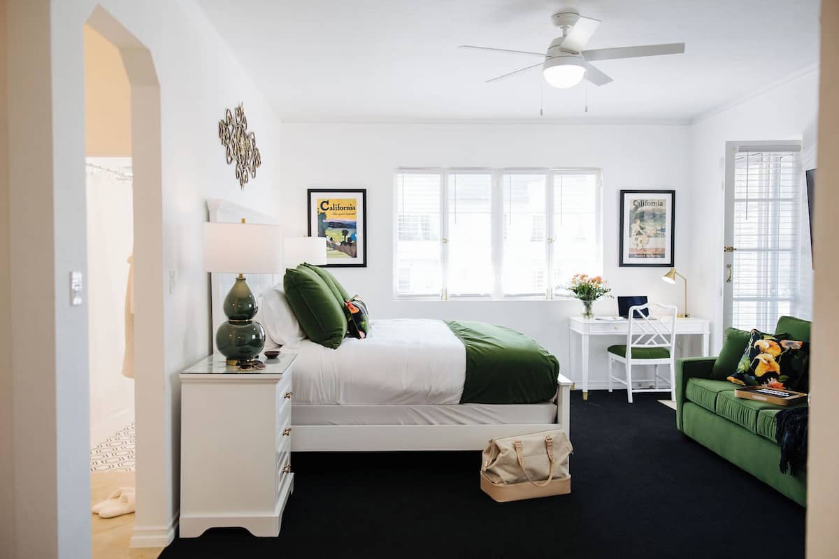 Iron/ironing board, free WiFi