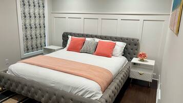 4 bedrooms, iron/ironing board, WiFi, bed sheets