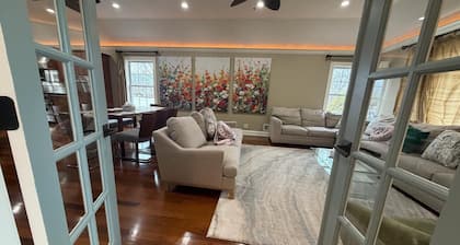 Spacious Home w/In-Law Ste. Walk To Rutgers & MCMC