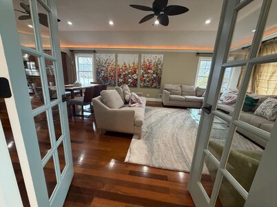 Spacious Home w/In-Law Ste. Walk To Rutgers & MCMC