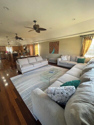 Spacious Home w/In-Law Ste. Walk To Rutgers & MCMC