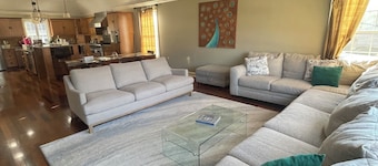 Spacious Home w/In-Law Ste. Walk To Rutgers & MCMC