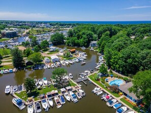 Marina - Cherry Blossom House FREE Golf Cart for entire Stay in Summer Months! (South Haven)