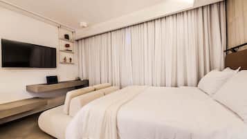 Apartment | Blackout drapes, iron/ironing board, free WiFi