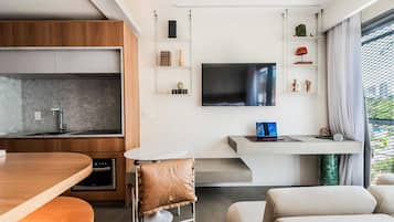 Apartment | Living area | Flat-screen TV