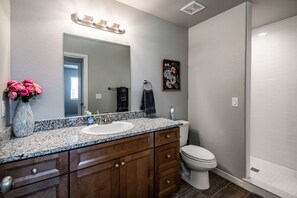 Hårføner og håndklær