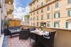 Outdoor dining - Roma in Relax (Rome)