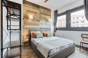 Premium bedding, down duvets, memory-foam beds, laptop workspace - Roma in Relax (Rome)