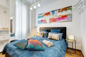 Deluxe Apartment, 1 Queen Bed, Kitchenette, Courtyard View | Premium bedding, down comforters, memory foam beds, laptop workspace - Roma in Relax (Rome)