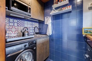 Fridge, microwave, stovetop, espresso maker - Roma in Relax (Rome)