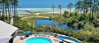 Firefly South: 3,800 sqft - Sleeps 16! 2-min walk to pool and beach!