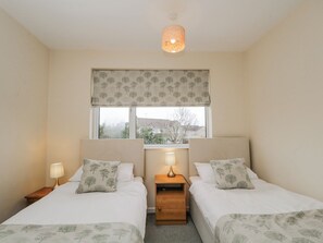 Cottage | 2 bedrooms, individually decorated, individually furnished, free WiFi - Lavender Harmony House (Swindon)