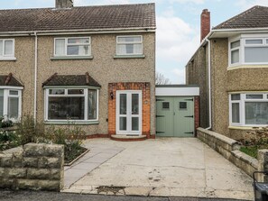 Cottage | Exterior - Lavender Harmony House (Swindon)
