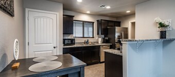 Freshly Built Stay | Quiet Area Near Golf & Dining