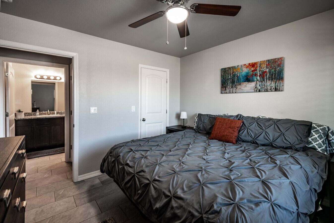 Strykejern/-brett, wi-fi og sengetøy