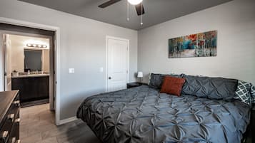 熨斗/熨衫板、Wi-Fi、床單