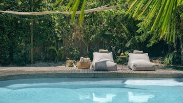 Casa de lujo, vistas a la playa | Piscina | Una piscina al aire libre
