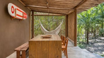 Luxury House, Beach View | Outdoor dining