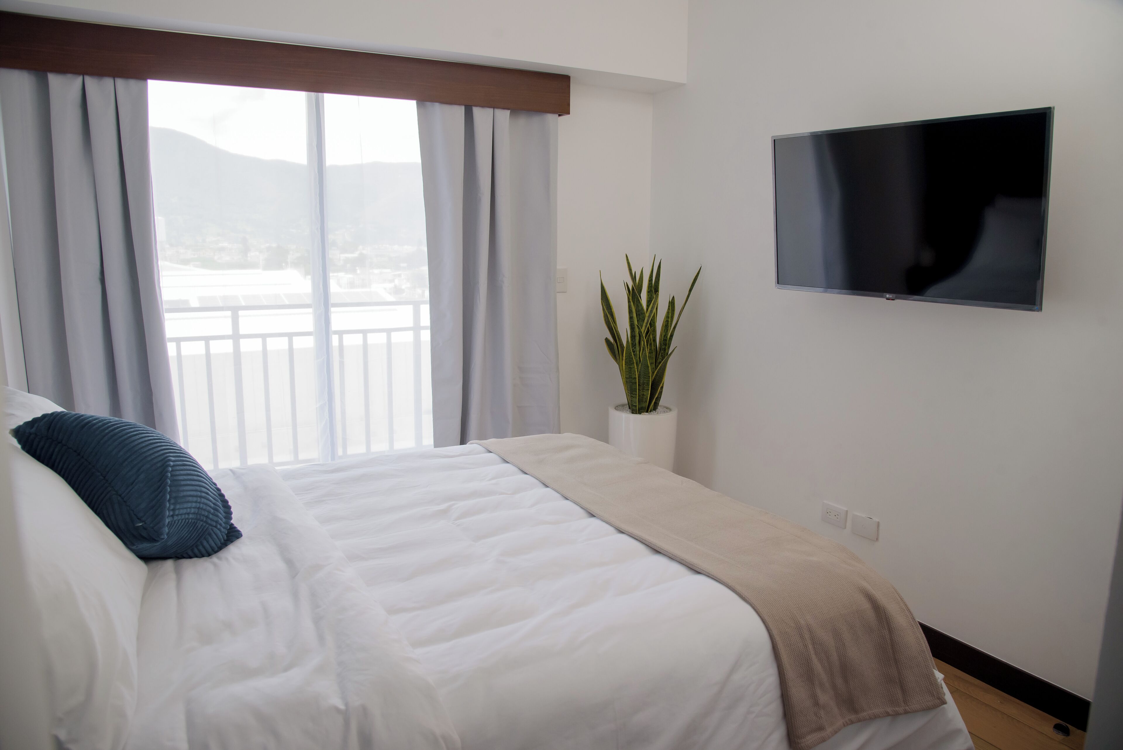 Fer et planche à repasser, accès Internet, draps fournis