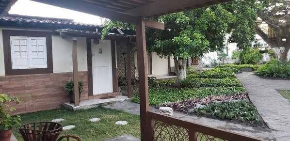 Familienzimmer, Blick auf den Innenhof | Unterkunftsgelände