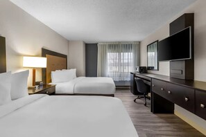 4 bedrooms, iron/ironing board, free WiFi, bed sheets - 4 Relaxing Units | Nature-Centric Room Close to Syracuse’s Best Attractions (Brewerton)