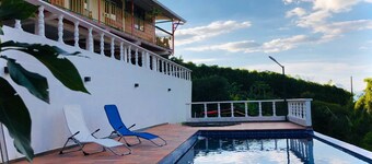 Finca-Villa for 20 guests with Pool and Jacuzzi in Altagracia Pereira Colombia.