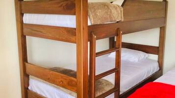 5 bedrooms, WiFi (free), bed sheets