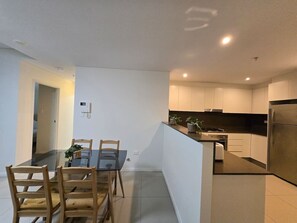 Interior - Mascot 2 bed 027 Close to station easy to anywhere (Mascot)