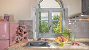 Refrigerador, horno, parrilla de estufa y lavavajillas