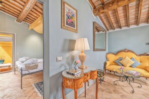 1 bedroom, free WiFi, bed sheets - Romantic Apartment with Private Terrace (Montalcino)