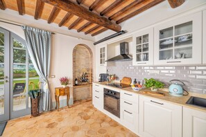 Refrigerador, horno, parrilla de estufa y lavavajillas 