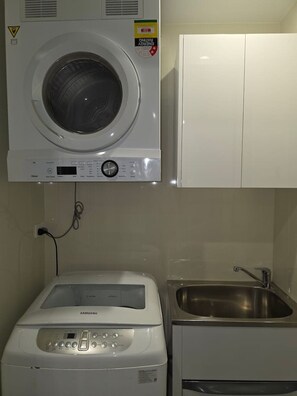 Interior - Mascot 2 beds 13 Close to station easy to anywhere (Mascot)