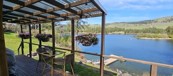 Charming Lake front 2-bedroom with AC in Republic