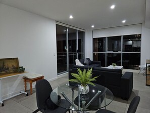 Interior - Mascot 2 beds 10 Close to station easy to anywhere (Mascot)