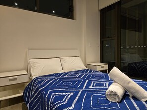 Iron/ironing board, WiFi, bed sheets - Sydney CBD 2BR 089 Easy Walk to Darling Harbour (Sydney)